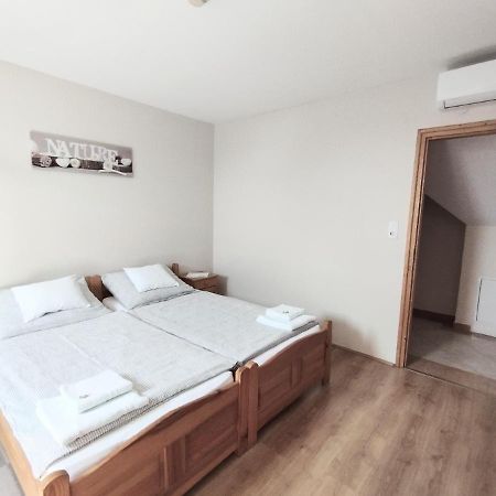 Eckhardt Vendeghaz Hotel Villány Eksteriør billede