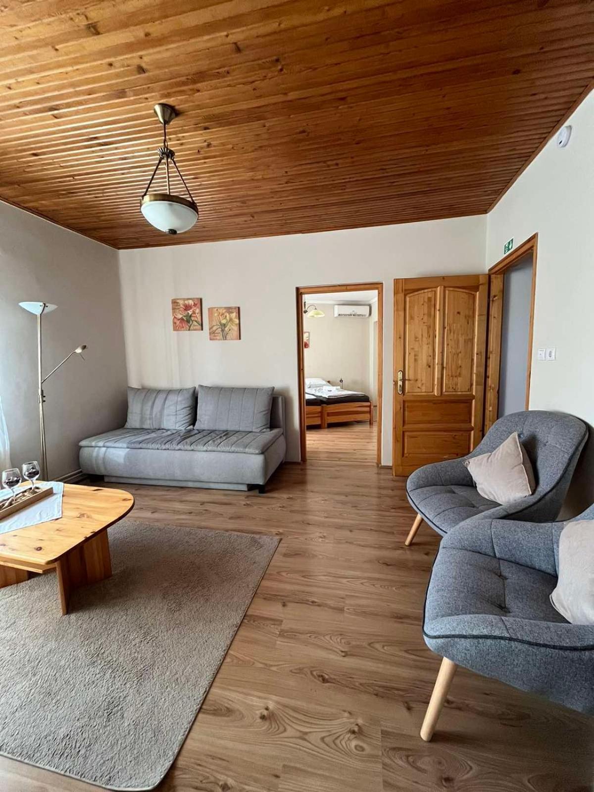 Eckhardt Vendeghaz Hotel Villány Eksteriør billede