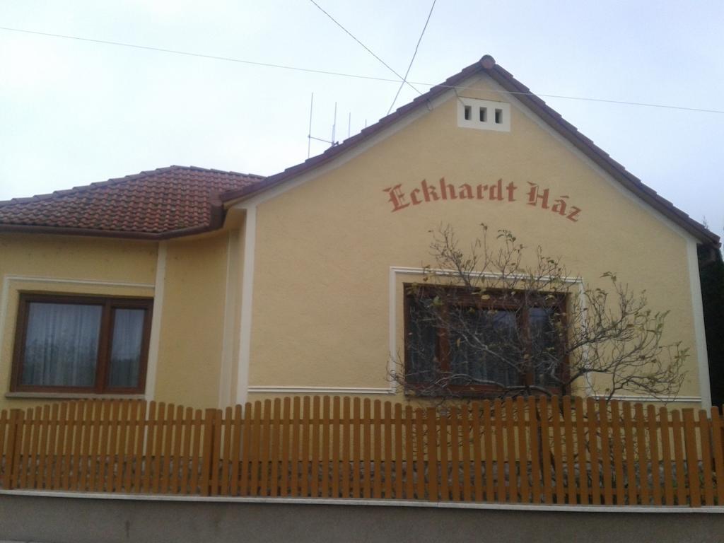 Eckhardt Vendeghaz Hotel Villány Eksteriør billede